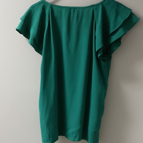 Molly Bracken Green Cap Sleeve Ruffled Blouse - Picture 3 of 3